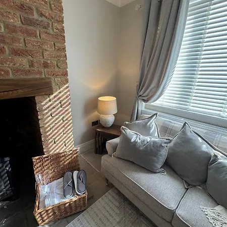 Holiday home Harehills House *